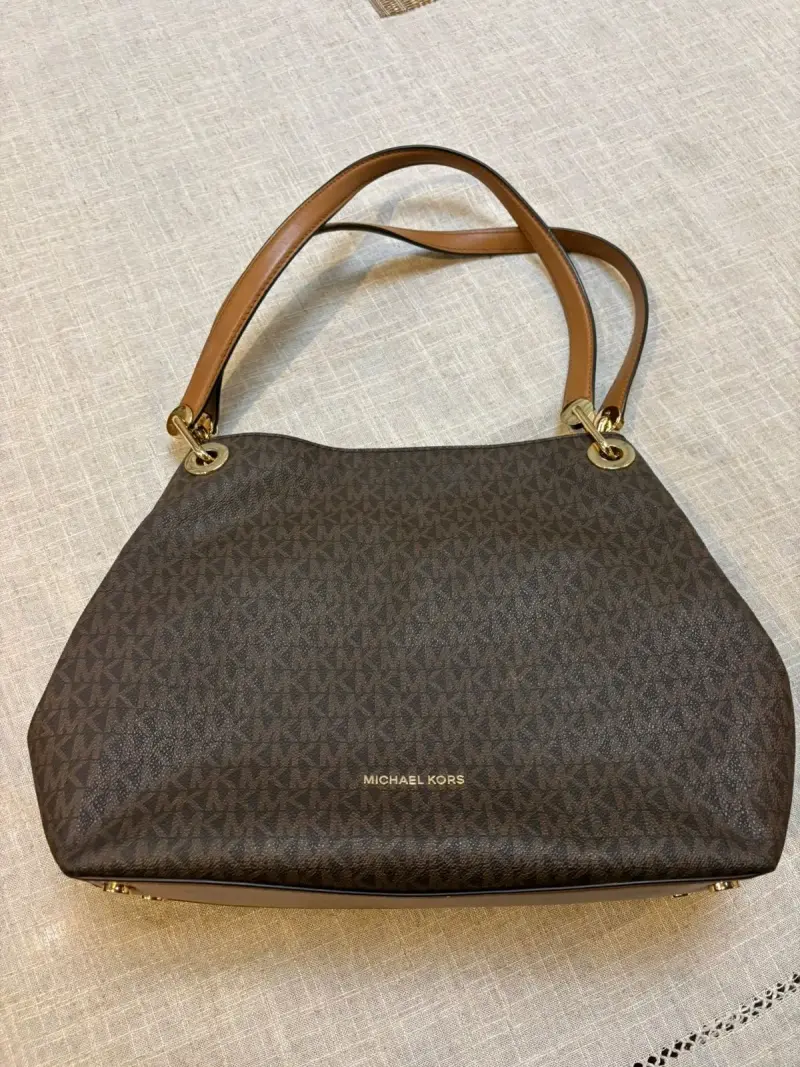Bolso Michael Kors marrón con asas - 3