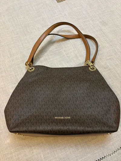 Bolso Michael Kors marrón con asas - miniatura 3