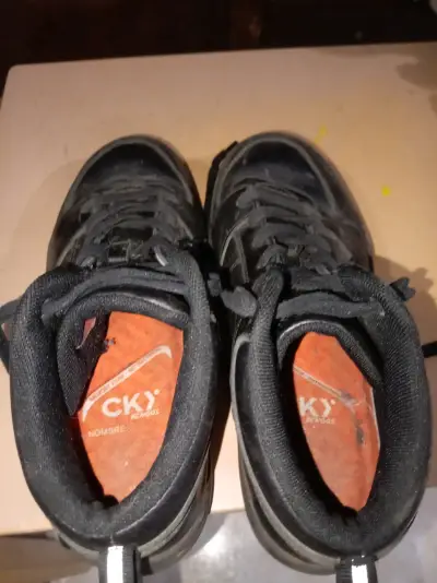 Zapatillas negras de cuero para hombre - miniatura 2