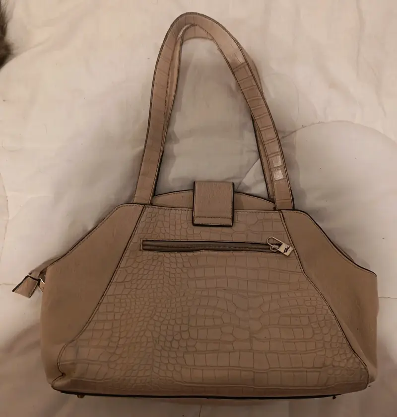 Cartera de mano beige con diseño de cocodrilo - 3