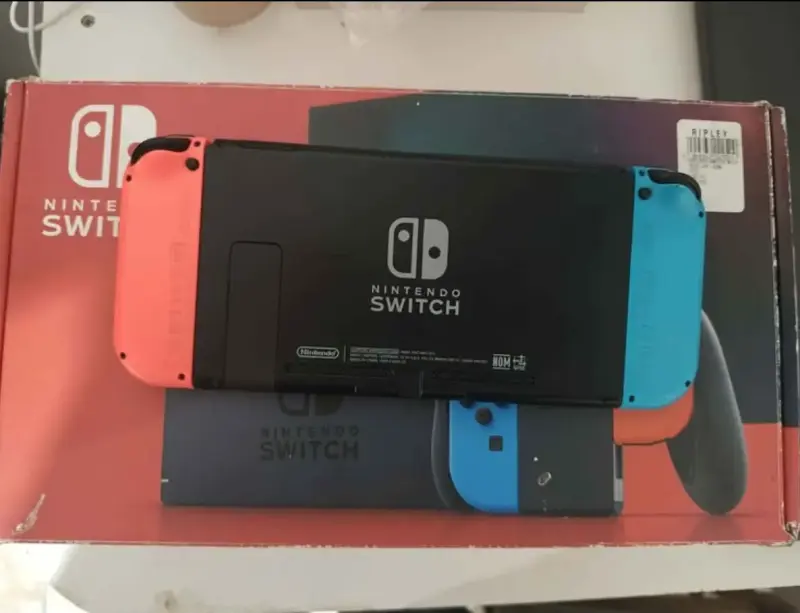 Consola Nintendo Switch con Joy-Con Azul y Rojo - 3