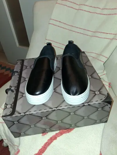 Botines de cuero negro con plataforma - miniatura 1