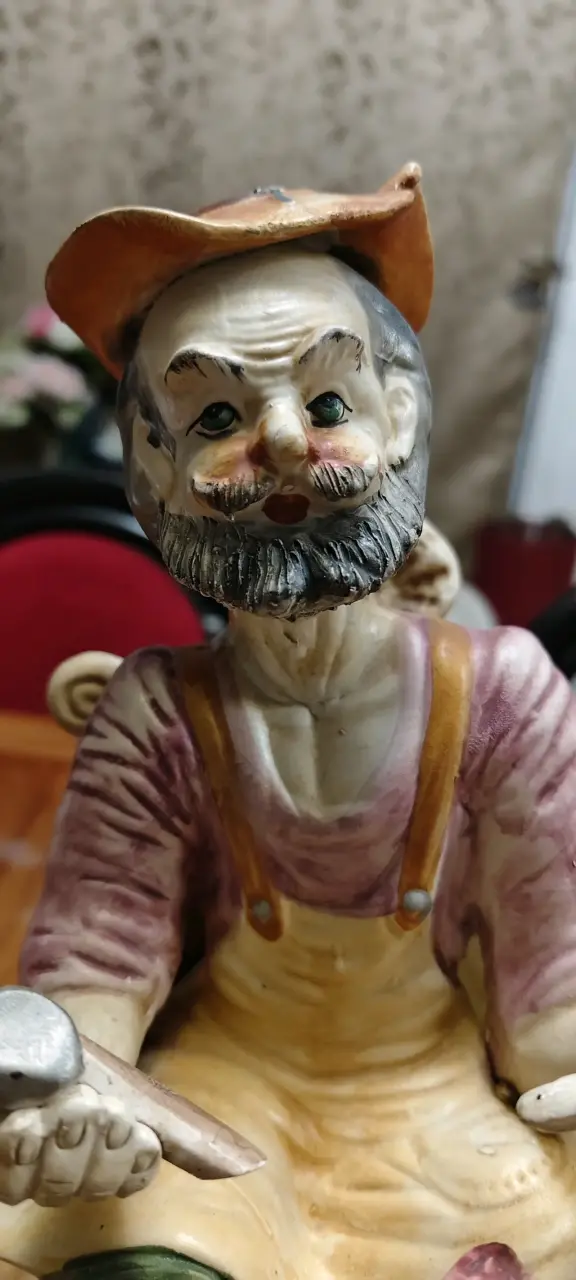 Figura  de Cerámica de Zapatero Capodimonte - 2