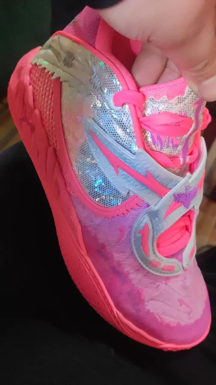 Zapatillas deportivas rosas con diseño holográfico - 5