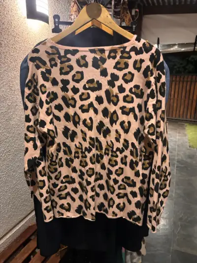 Polera de mujer estampado leopardo - miniatura 2