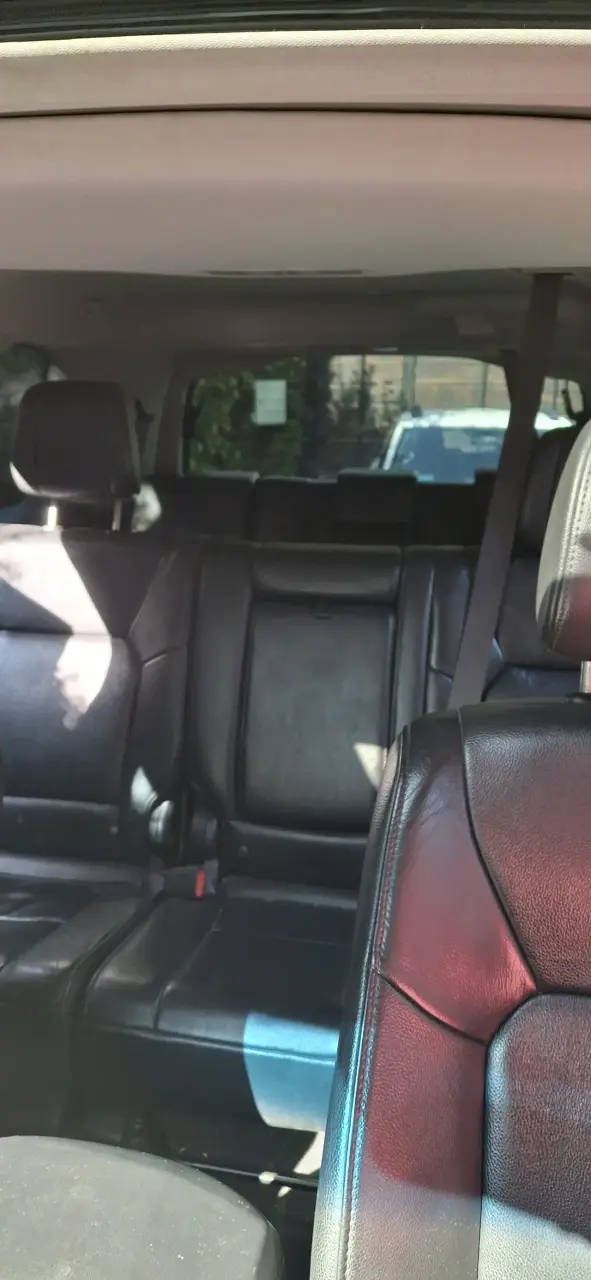 Camioneta SUV Honda Pilot blanca, full - 3