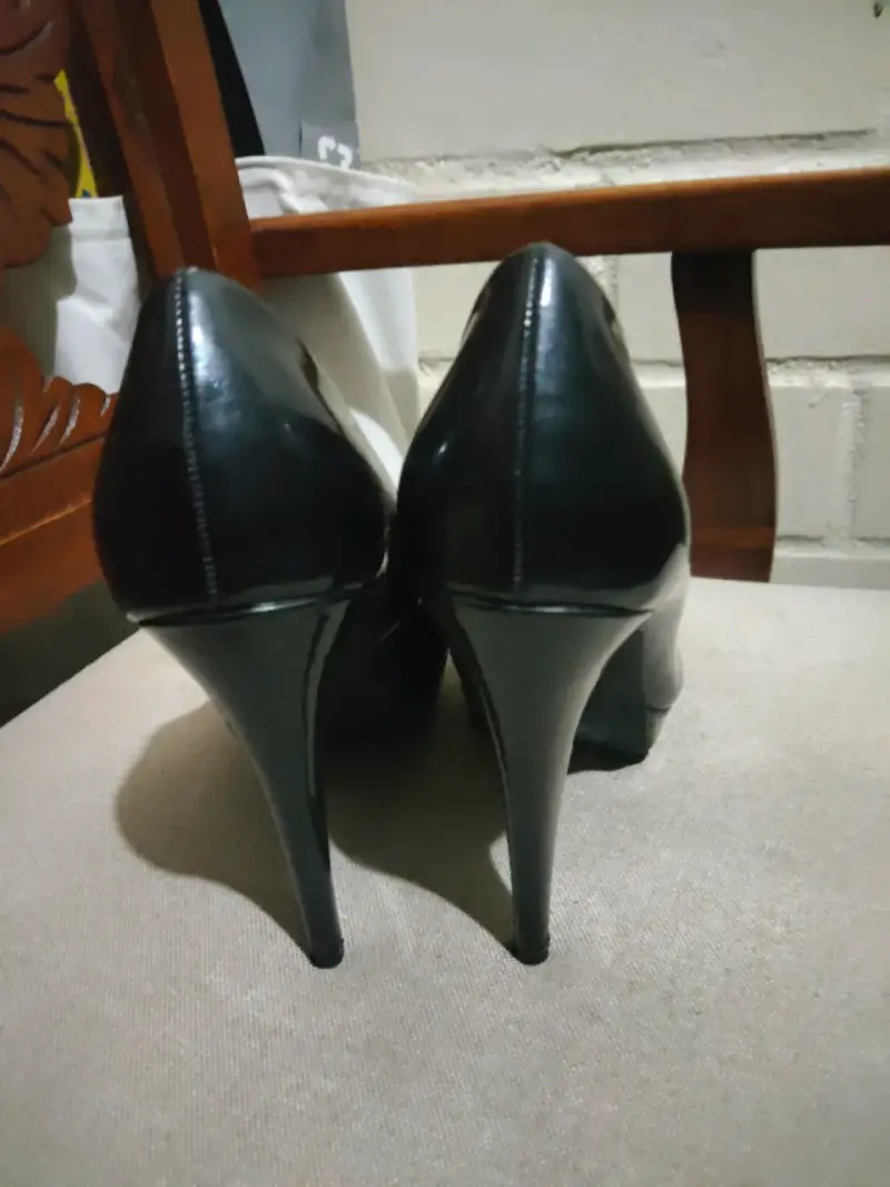 Zapatos de Tacón Alto Negros Guess - 1