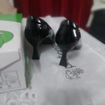Zapatos de Tacón Negro para Mujer Elegantes - miniatura 3
