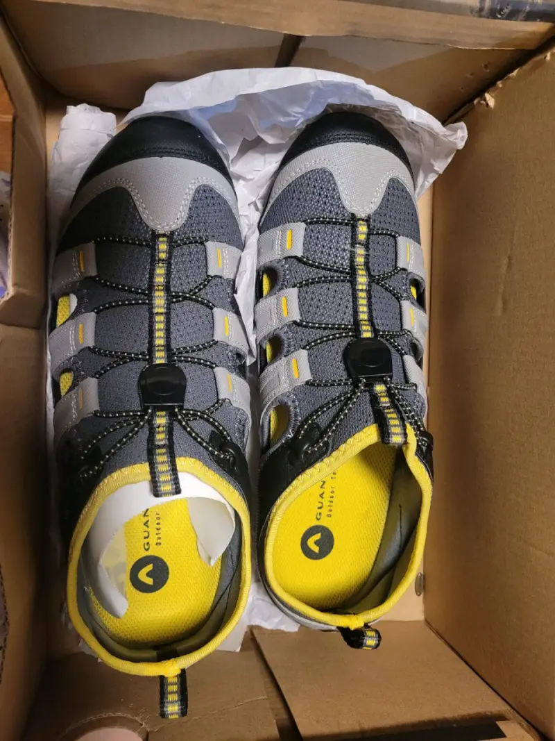Zapatillas de trekking grises y amarillas Guante