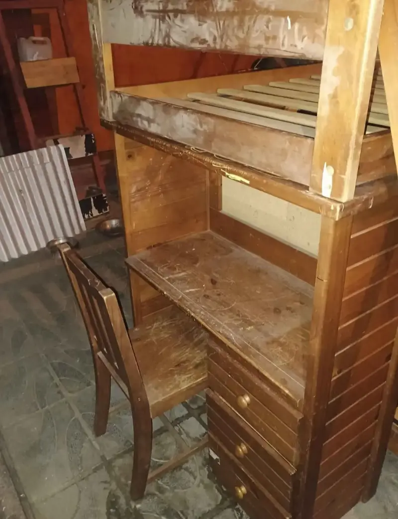 Camarote de madera con escritorio y cajonera - 4