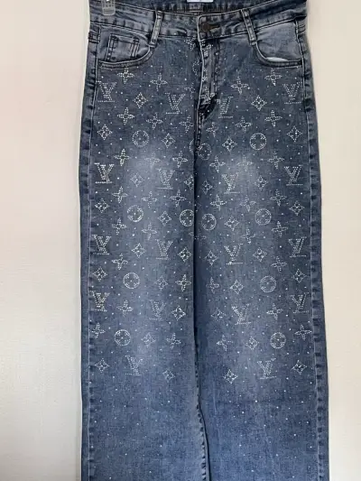 Jeans de mujer con diseño de cristales - miniatura 1