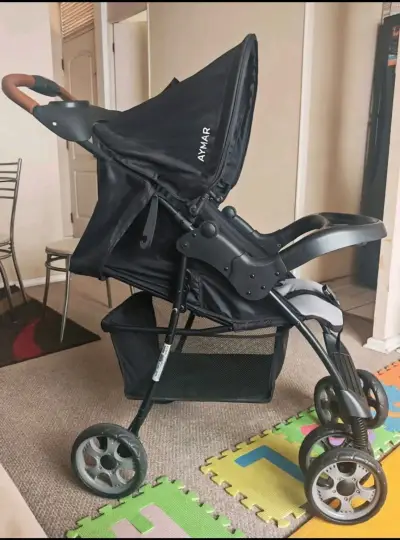 Coche de bebé Infanti negro con silla de auto - miniatura 3