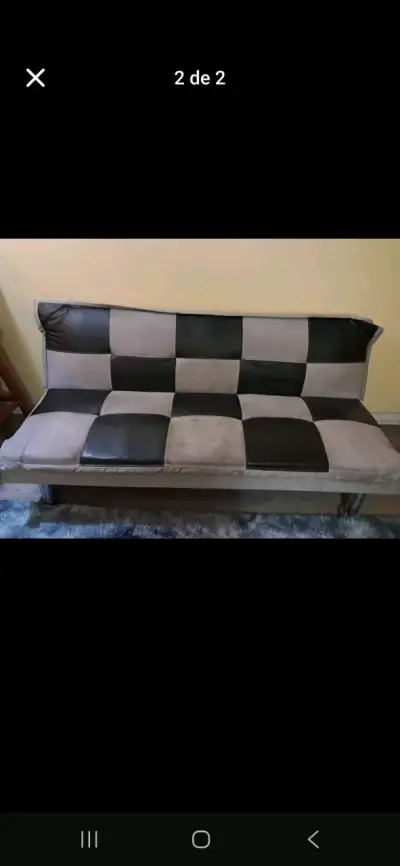 Sofá cama bicolor en buen estado - miniatura 1