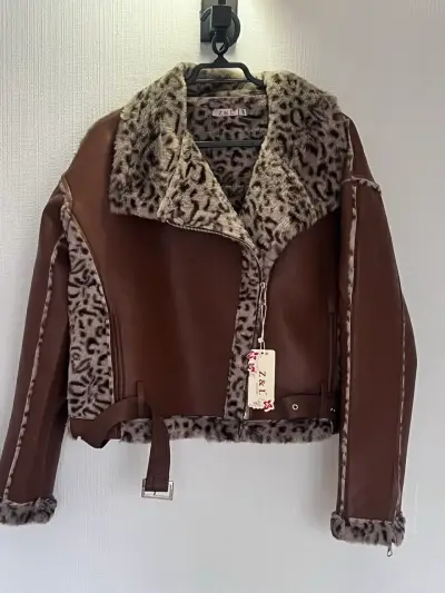 Chaqueta de cuero sintético con forro de leopardo Z&L - miniatura 1
