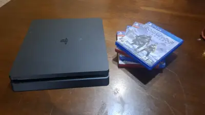 Consola PlayStation 4 con juegos incluidos - miniatura 1