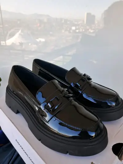 Zapatos de charol negros Aldo para mujer - miniatura 1