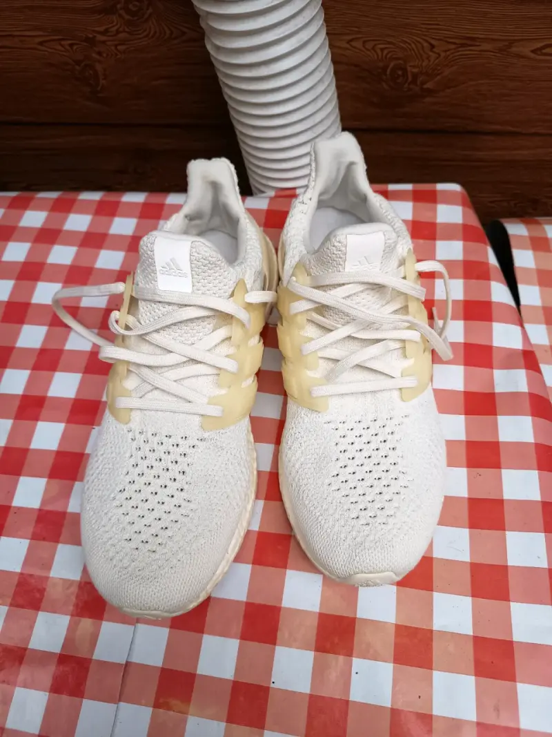 Zapatillas deportivas blancas Adidas Ultra Boost - 1
