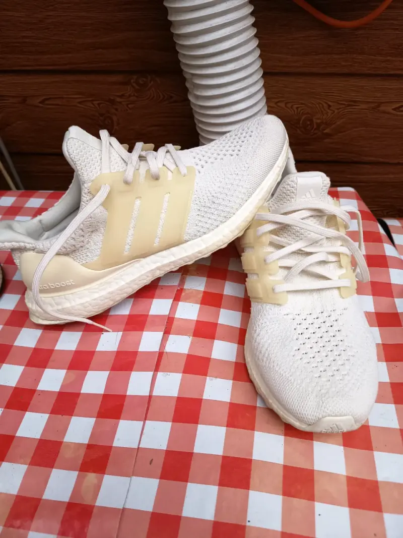 Zapatillas deportivas blancas Adidas Ultra Boost - 2
