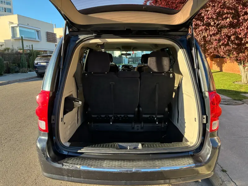 Dodge Grand Caravan 2014 en buen estado - 5