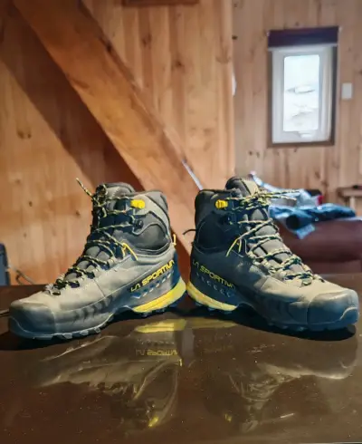 Botas de montaña La Sportiva impermeables - miniatura 2