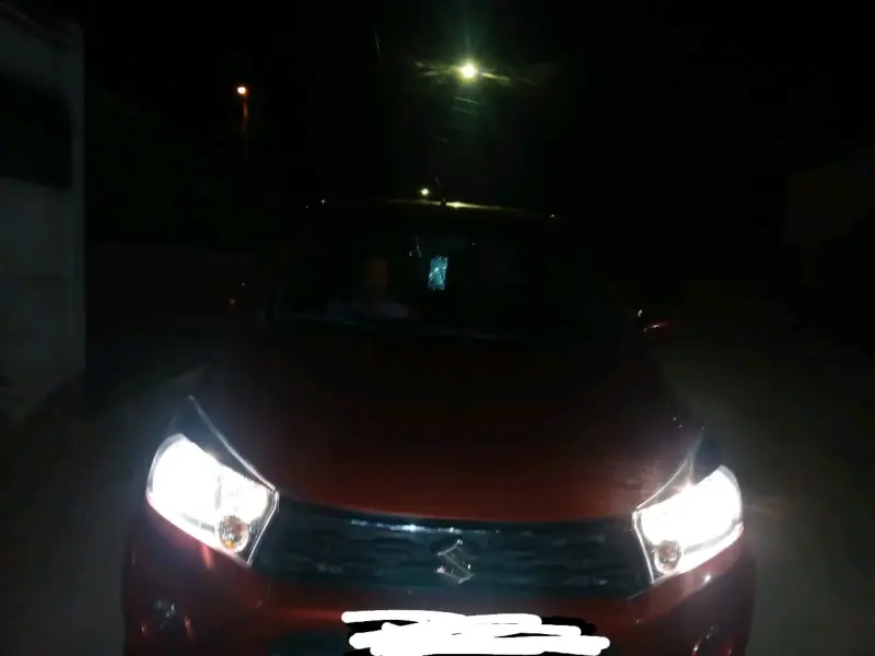 Auto Suzuki Celerio Rojo en Buen Estado - 4