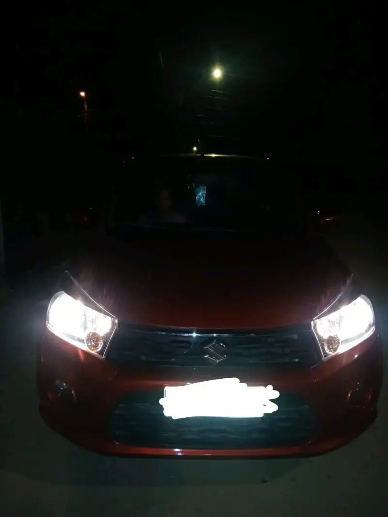 Auto Suzuki Celerio Rojo en Buen Estado - 6