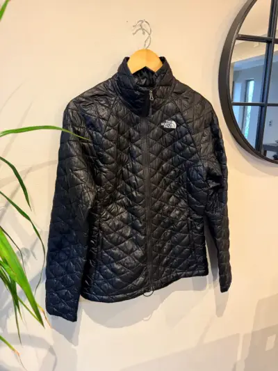 Chaqueta negra acolchada The North Face  mujer - miniatura 1