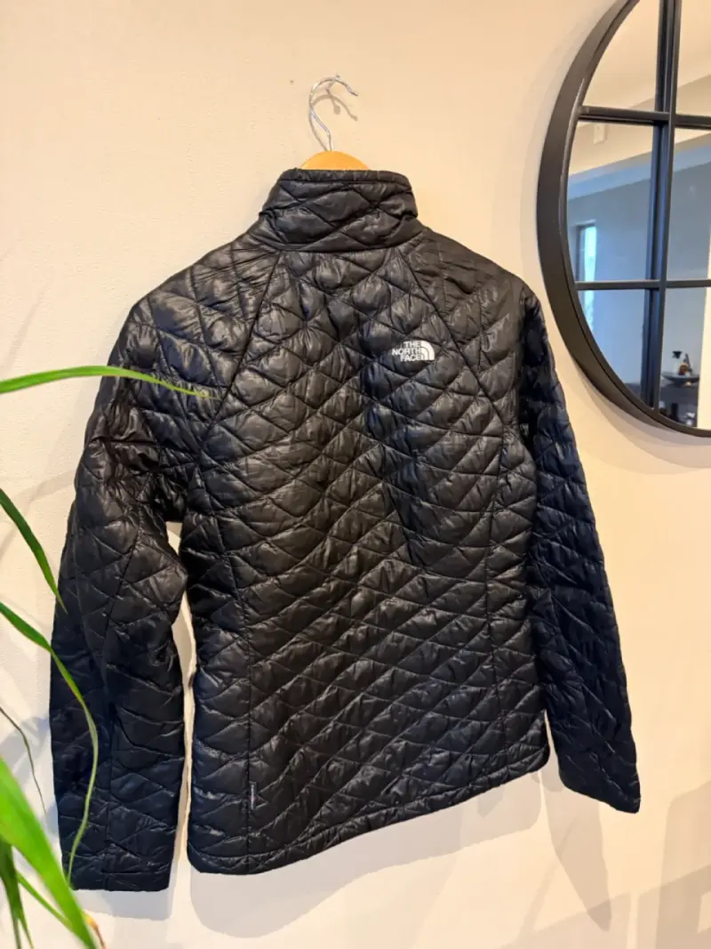 Chaqueta negra acolchada The North Face mujer - 2