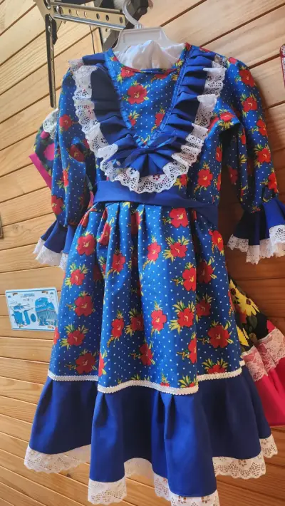 Vestido de huasa azul con flores y encaje para niña - miniatura 1