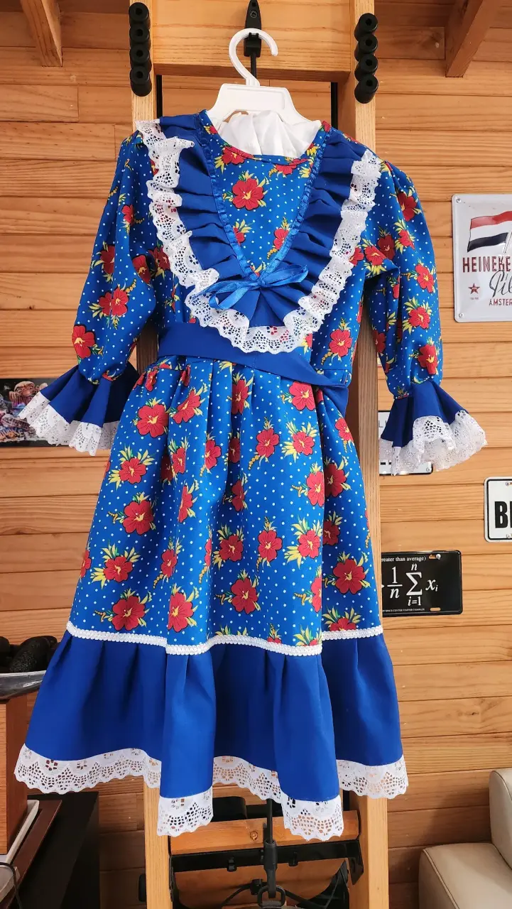 Vestido de huasa azul con flores y encaje para niña - 2