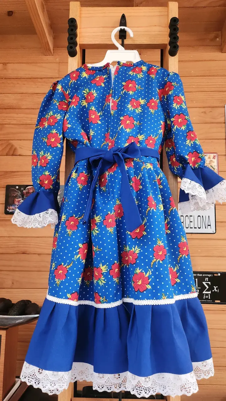 Vestido de huasa azul con flores y encaje para niña - 3