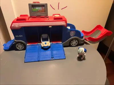 Camión Patrulla Canina con Tarjetas y Figura - miniatura 1