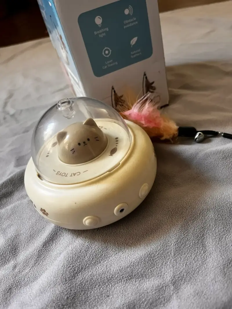 Juguete automático para gatos con plumas - 2