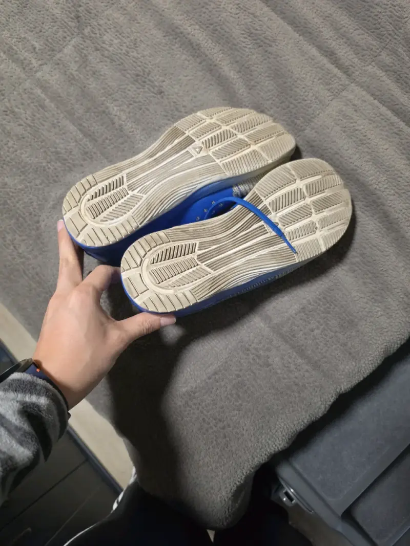 Zapatillas deportivas azules para hombre en buen estado - 2