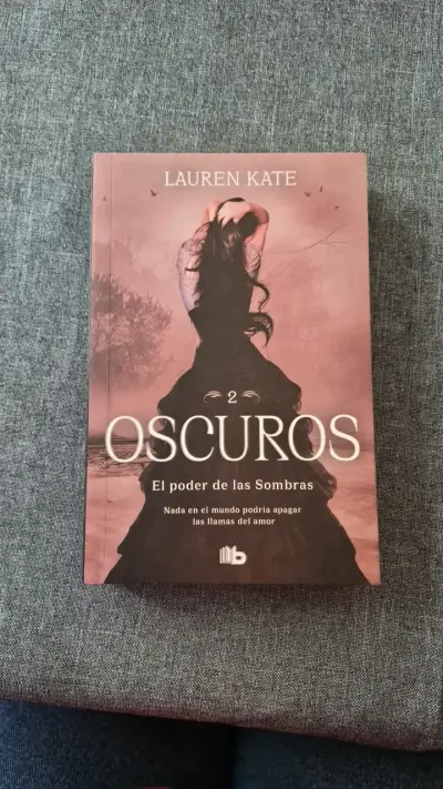 Libro Oscuros: El Poder de las Sombras de Lauren Kate - miniatura 1