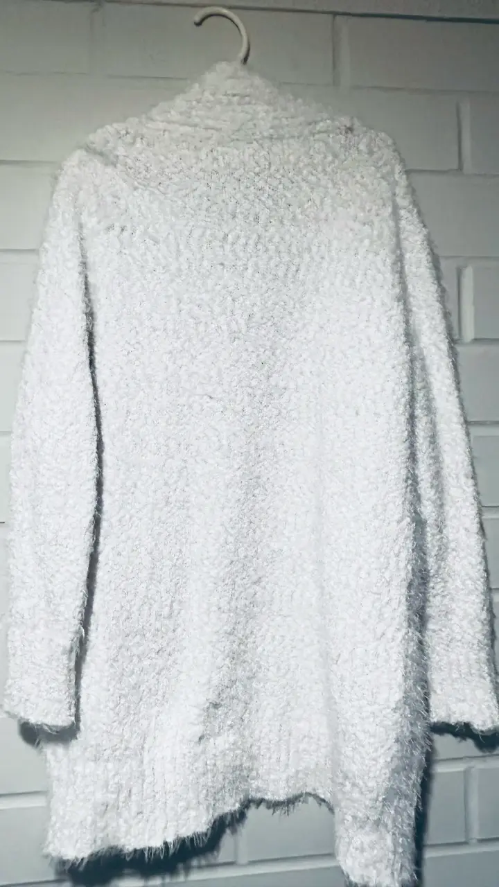 Cárdigan blanco de lana suave para mujer - 2