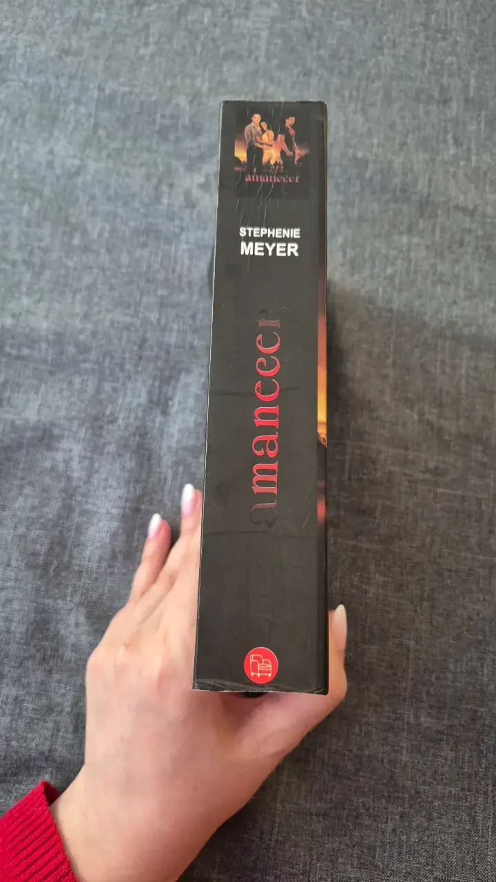 Libro Amanecer de la saga Crepúsculo - 3
