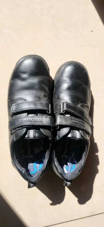 Zapatos escolares negros Hush Puppies talla 38 - miniatura 1