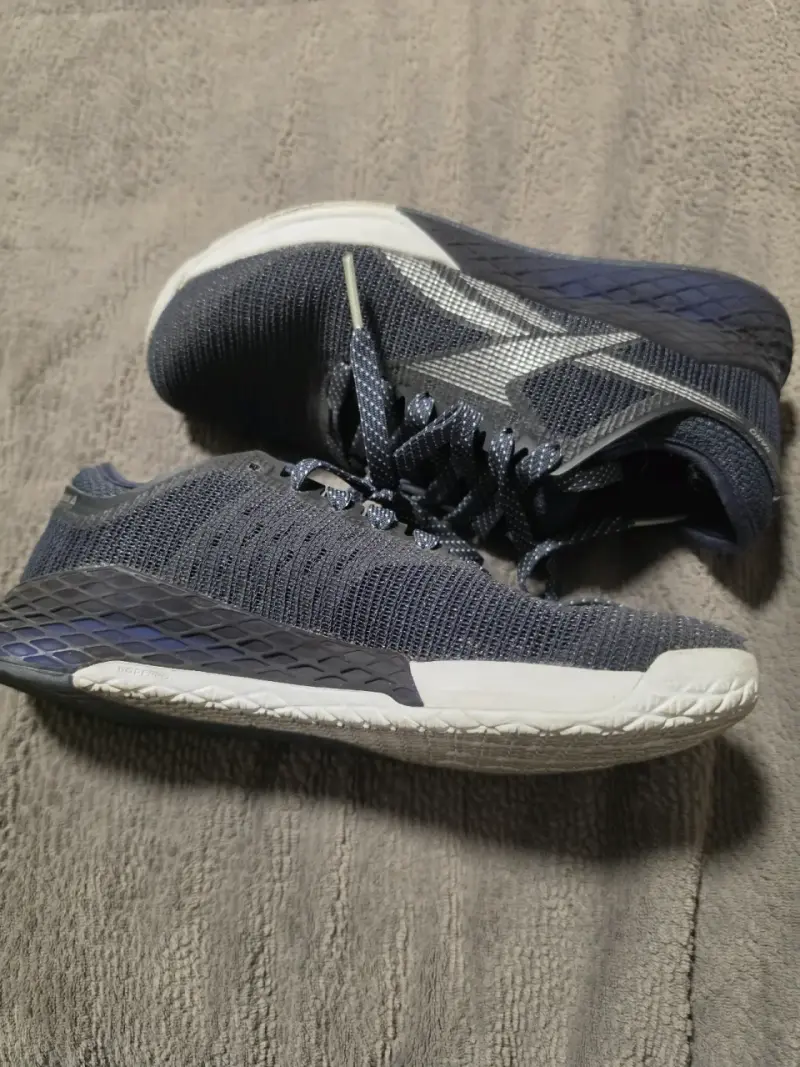 Zapatillas deportivas negras para hombre en buen estado - 2