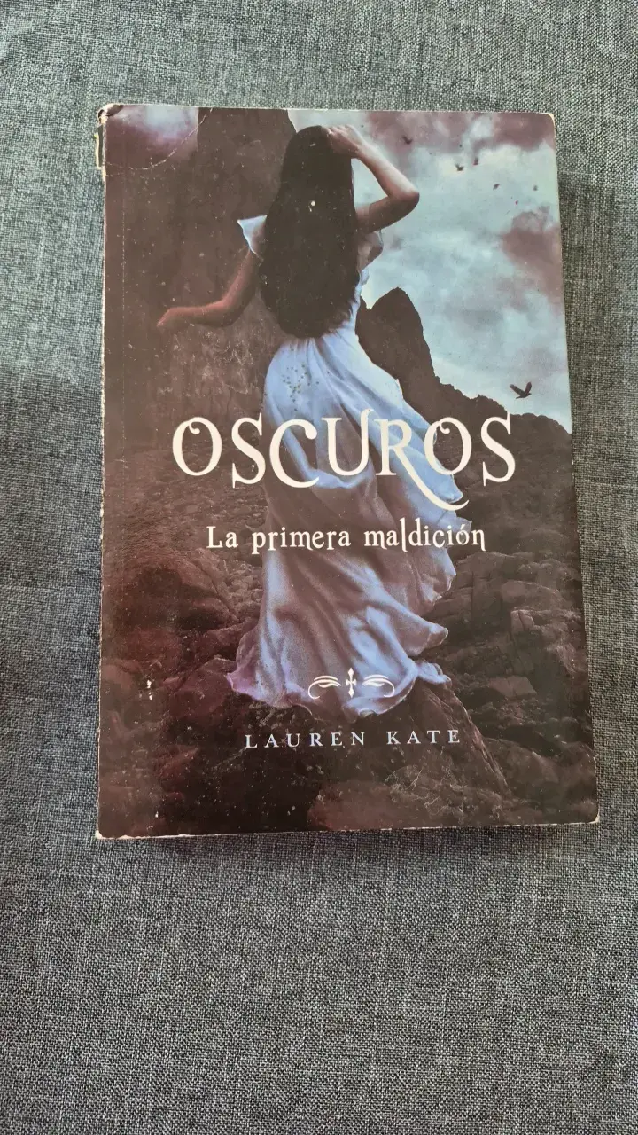 Libro Oscuros: La Primera Maldición de Lauren Kate - 1
