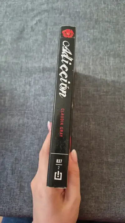 Libro Adicción de Claudia Gray en buen estado - miniatura 3