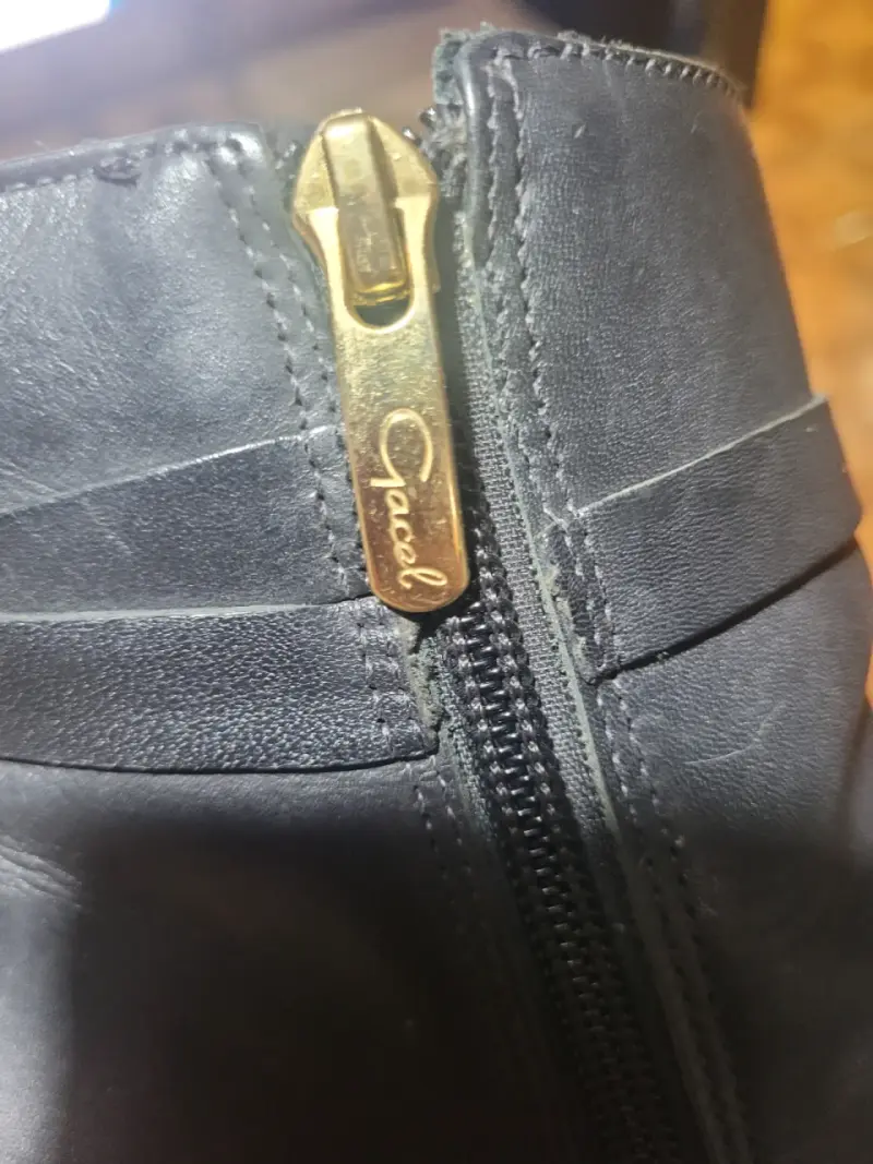 Botines de cuero negro con tacón alto - 4