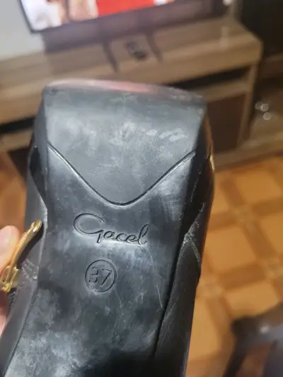 Botines de cuero negro con tacón alto - miniatura 6