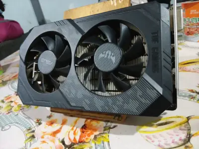 Tarjeta gráfica GTX 1650 Dual Fan en buen estado - miniatura 1