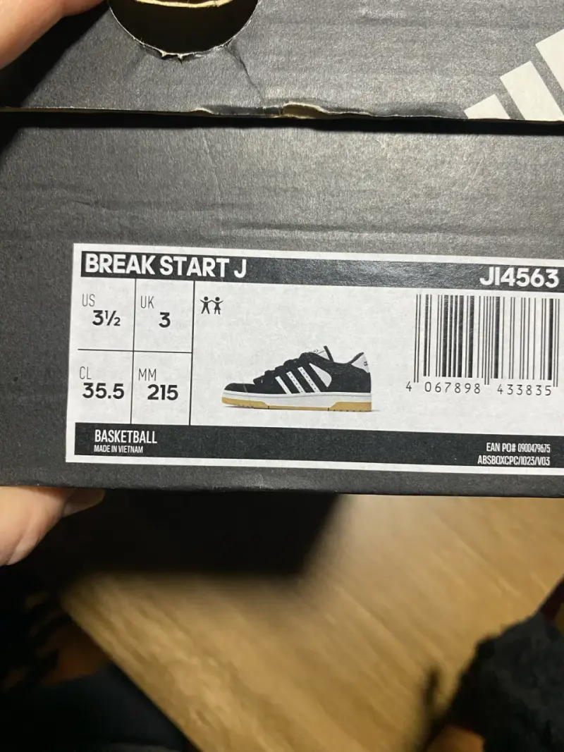 Zapatillas  Adidas negras talla 35,5 (21,5cm) - 6