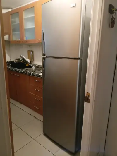 Refrigerador de dos puertas en acero inoxidable - miniatura 1