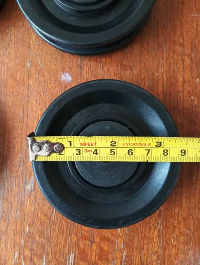 Ruedas de plástico negro para muebles - miniatura 2