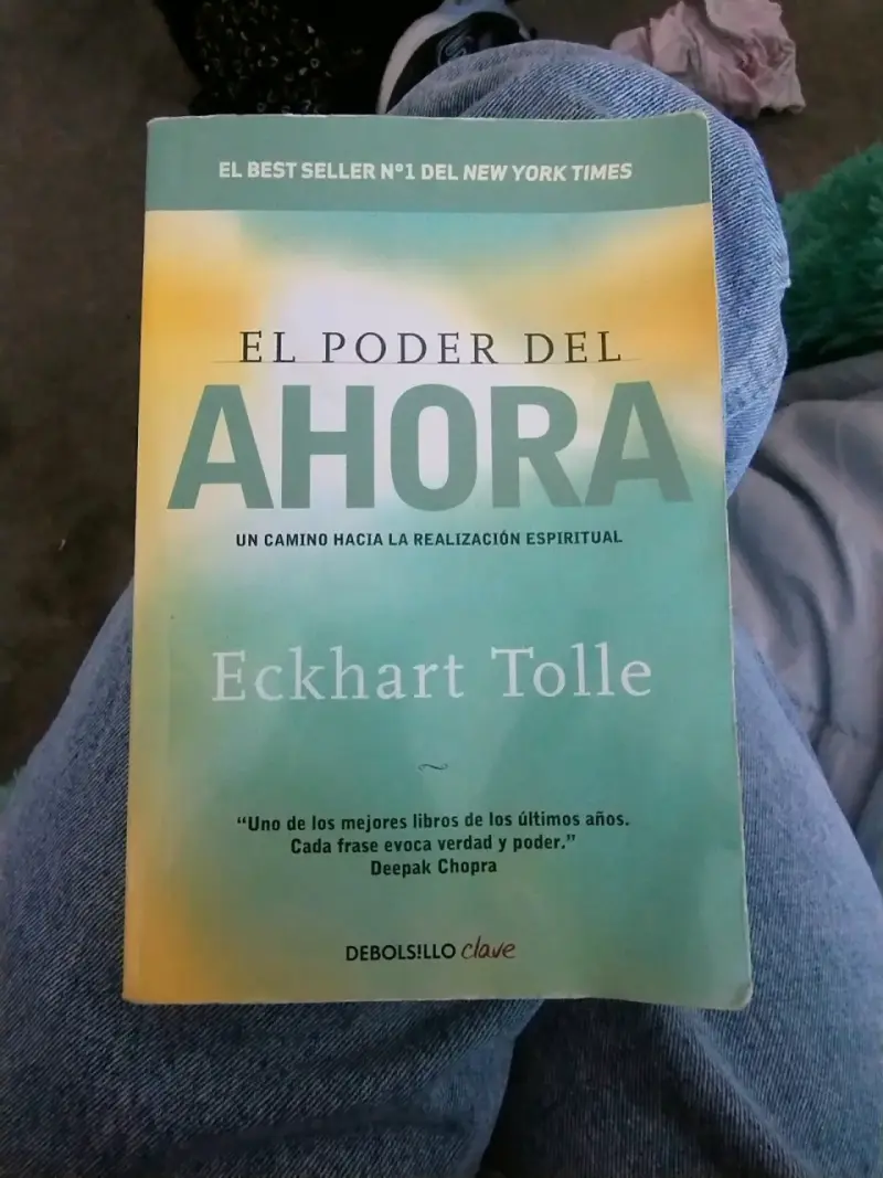 Libro El Poder del Ahora de Eckhart Tolle