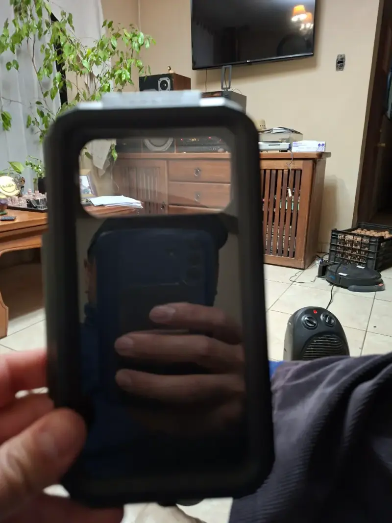 Funda protectora resistente para celular - 1