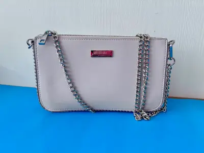 Cartera cruzada blanco invierno cadena metálica - miniatura 1